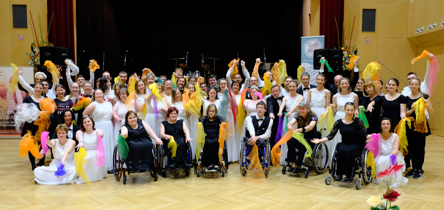 Polonaise Team 2.jpg