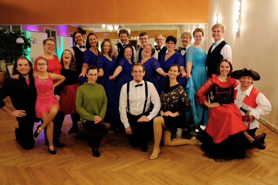 Special Olympics Delegation TS Conny & Dado und LH Tumawas + Trainer 1 Kopie.jpg