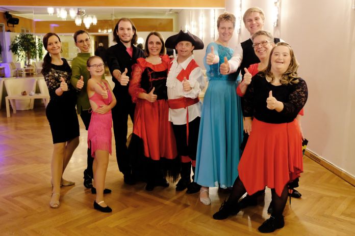 Trainer + Couples 2.JPG